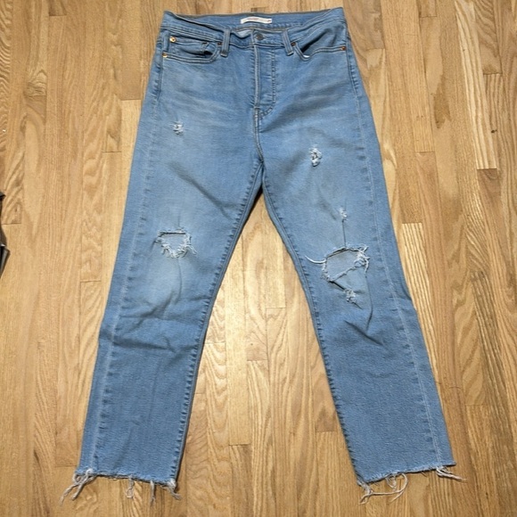 Levi's Wedgie Straight Raw Hem Distressed Light Wash High Rise Women's Jeans - Picture 2 of 10